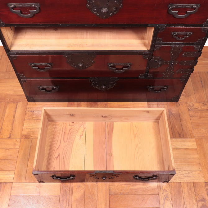米沢兜金具衣裳箪笥【Yonezawa clothing chest】[j1035]