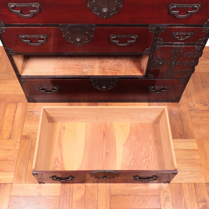 米沢兜金具衣裳箪笥【Yonezawa clothing chest】[j1035]