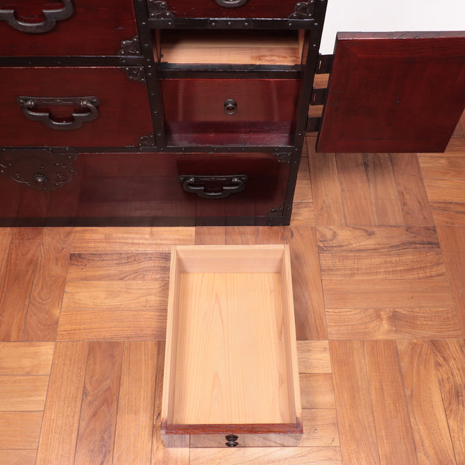 米沢兜金具衣裳箪笥【Yonezawa clothing chest】[j1035]