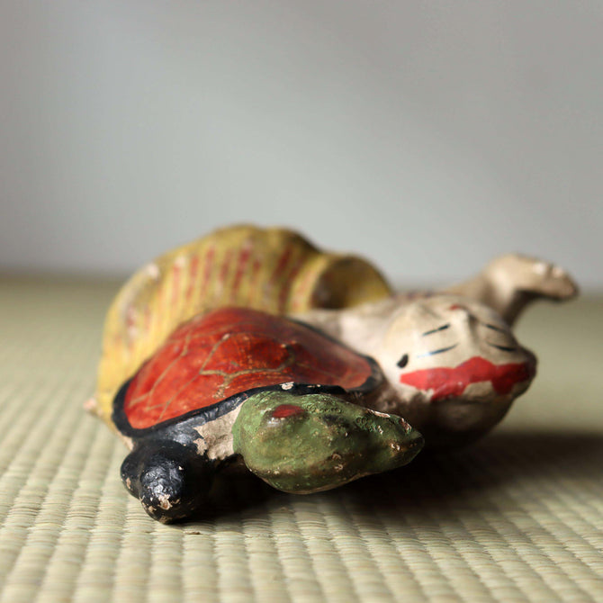 土人形　童子と蓑亀【 Clay doll of a kid with longevity turtle】