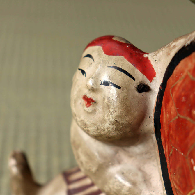土人形　童子と蓑亀【 Cray doll of a kid with longevity turtle】