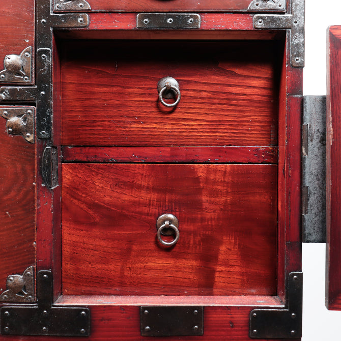時代箪笥／米沢桜紋衣裳箪笥【YONEZAWA clothing chest】 [j1063]　Japanese Antique Furniture