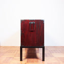 時代箪笥／米沢桜紋衣裳箪笥　スタンド付き【Yonezawa clothing chest with metal stand 】 [j1068]　Japanese Antique Furniture