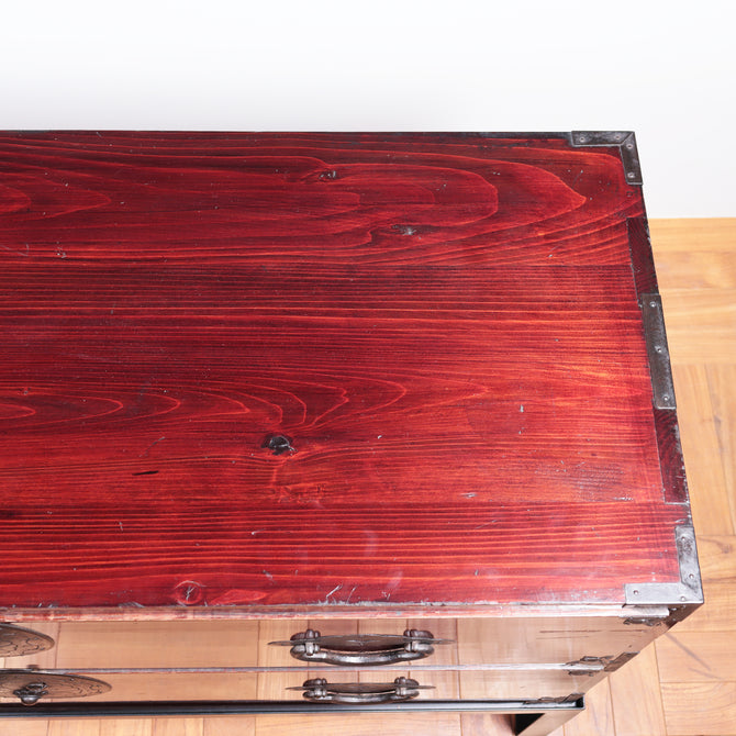時代箪笥／米沢桜紋衣裳箪笥　スタンド付き【Yonezawa clothing chest with metal stand 】 [j1068]　Japanese Antique Furniture
