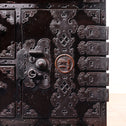 時代箪笥／庄内兜金具衣裳箪笥【Shonai clothing chest】[j1069]Japanese Antique Furniture