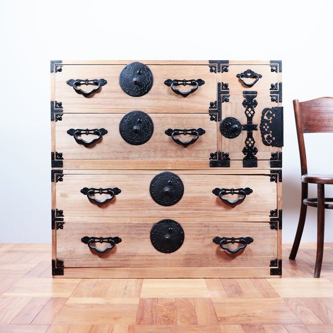 桐米沢桜紋衣裳箪笥【KIRI YONEZAWA clothing chest 】 [j1071]