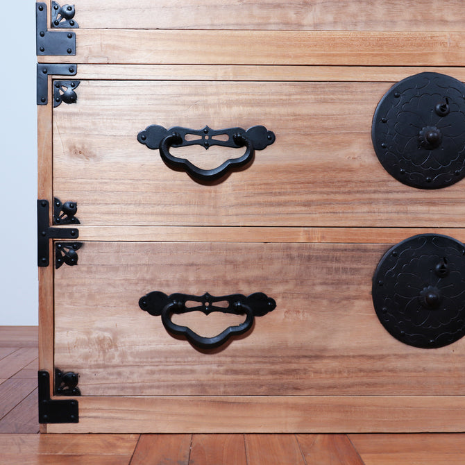 桐米沢桜紋衣裳箪笥【KIRI YONEZAWA clothing chest 】 [j1071]