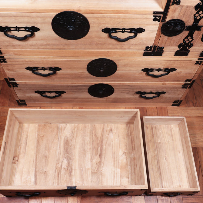 桐米沢桜紋衣裳箪笥【KIRI YONEZAWA clothing chest 】 [j1071]