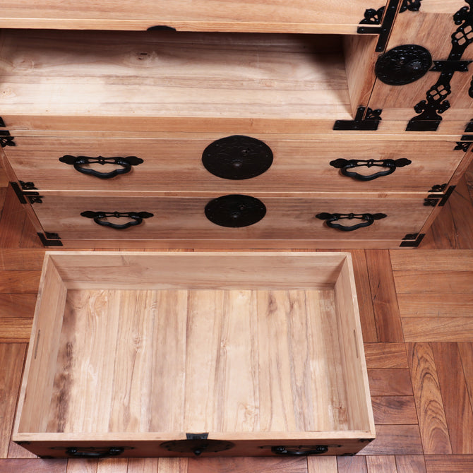 桐米沢桜紋衣裳箪笥【KIRI YONEZAWA clothing chest 】 [j1071]