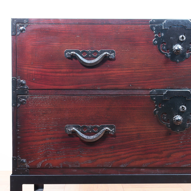 米沢兜金具衣裳箪笥　スタンド付き【Yonezawa clothing chest with metal stand 】 [j1074]