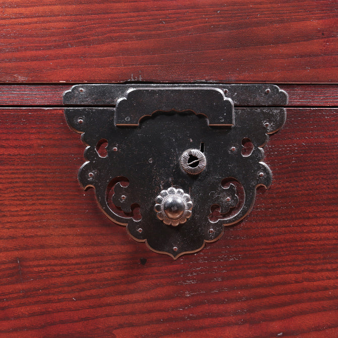 米沢兜金具衣裳箪笥　スタンド付き【Yonezawa clothing chest with metal stand 】 [j1074]