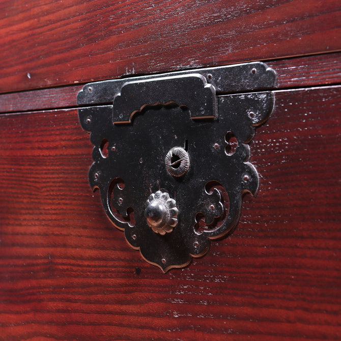 米沢兜金具衣裳箪笥　スタンド付き【Yonezawa clothing chest with metal stand 】 [j1074]