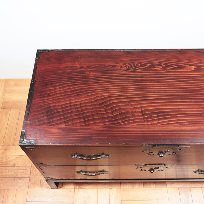 米沢兜金具衣裳箪笥　スタンド付き【Yonezawa clothing chest with metal stand 】 [j1074]