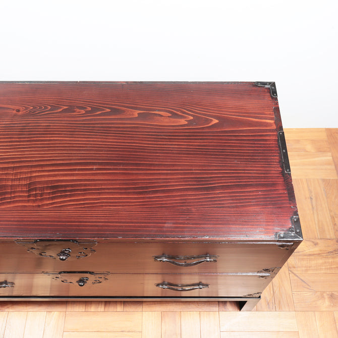 時代箪笥／米沢兜金具衣裳箪笥　スタンド付き【Yonezawa clothing chest with metal stand 】 [j1074]　Japanese Antique Furniture