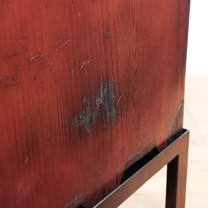 米沢兜金具衣裳箪笥　スタンド付き【Yonezawa clothing chest with metal stand 】 [j1074]