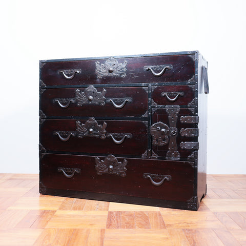 米沢熨斗宝珠文衣裳箪笥【YONEZAWA clothing chest】 [j1076]