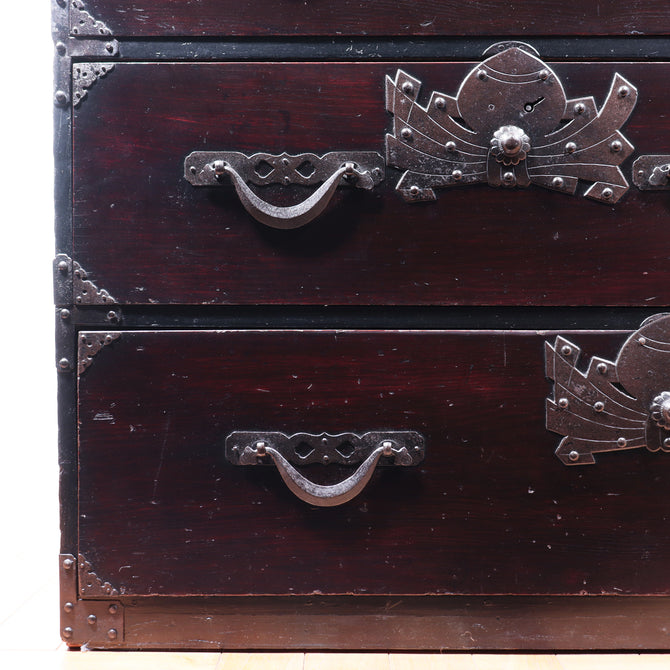 米沢熨斗宝珠文衣裳箪笥【YONEZAWA clothing chest】 [j1076]