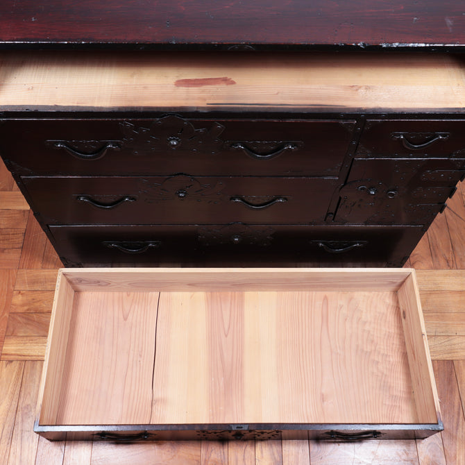 米沢熨斗宝珠文衣裳箪笥【YONEZAWA clothing chest】 [j1076]