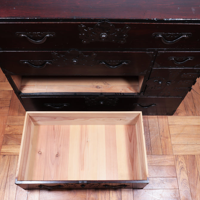 米沢熨斗宝珠文衣裳箪笥【YONEZAWA clothing chest】 [j1076]