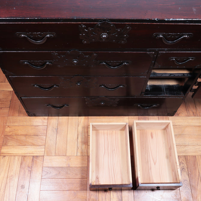 米沢熨斗宝珠文衣裳箪笥【YONEZAWA clothing chest】 [j1076]