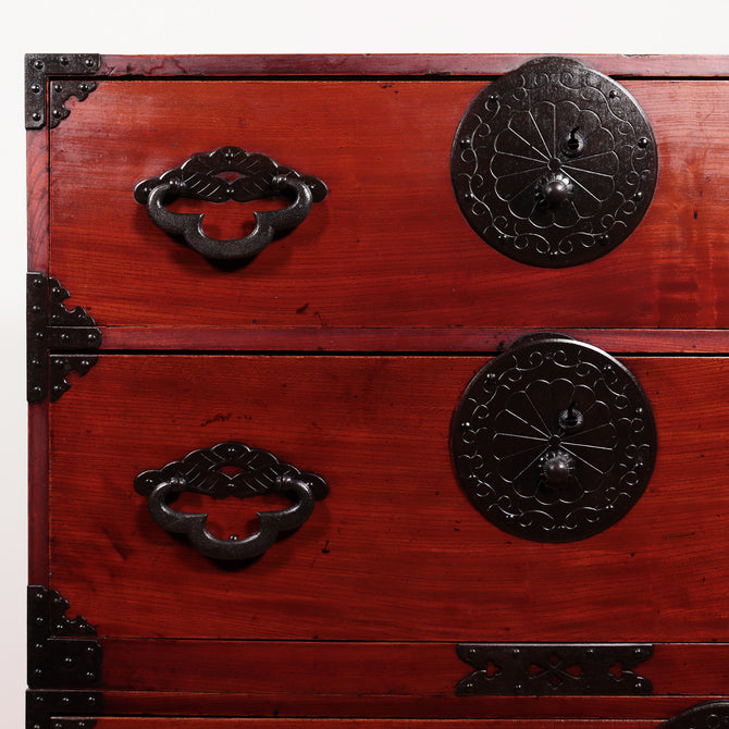 時代箪笥／米沢菊紋衣裳箪笥【YONEZAWA clothing chest】 [j1077]　Japanese Antique Furniture