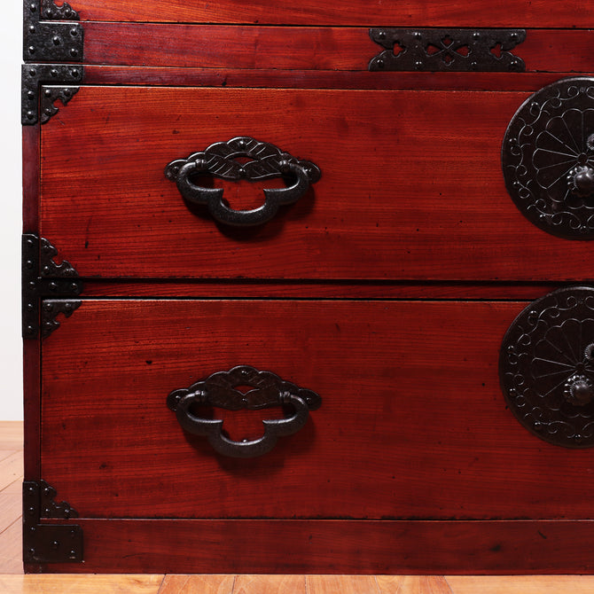 米沢菊紋衣裳箪笥【YONEZAWA clothing chest】 [j1077]