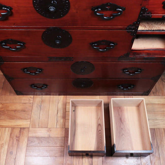 米沢菊紋衣裳箪笥【YONEZAWA clothing chest】 [j1077]