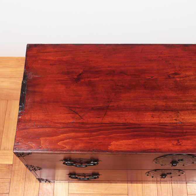 時代箪笥／米沢菊紋衣裳箪笥【YONEZAWA clothing chest】 [j1077]　Japanese Antique Furniture