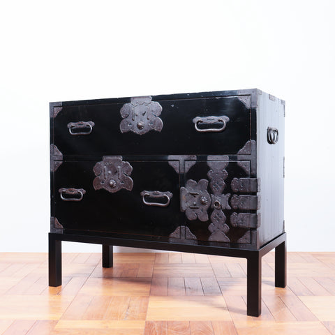 庄内兜金具衣裳箪笥　スタンド付き【SHONAI clothing chest with metal stand】[j1084]