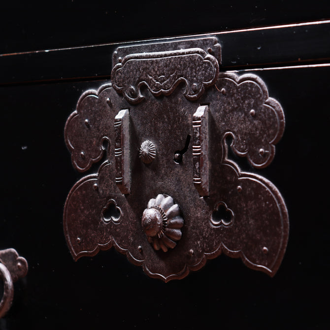 庄内兜金具衣裳箪笥　スタンド付き【SHONAI clothing chest with metal stand】[j1084]