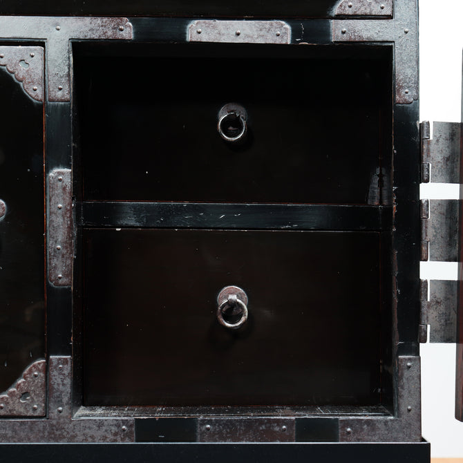 庄内兜金具衣裳箪笥　スタンド付き【SHONAI clothing chest with metal stand】[j1084]