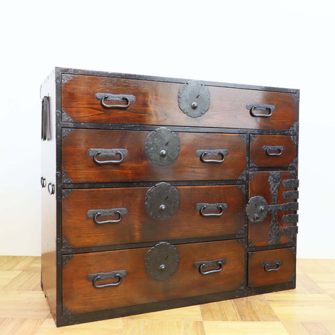 米沢雪輪金具衣裳箪笥【 YONEZAWA clothing chest】 [j0947]