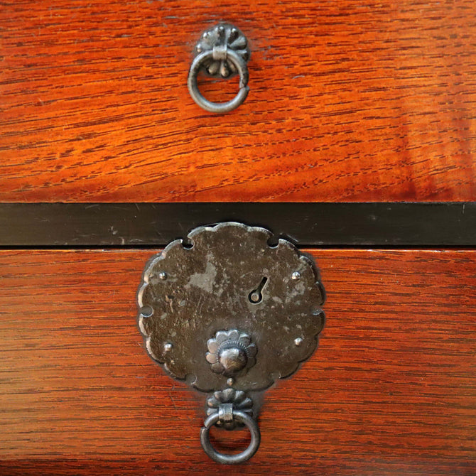 米沢雪輪金具衣裳箪笥【 YONEZAWA clothing chest】 [j0947]