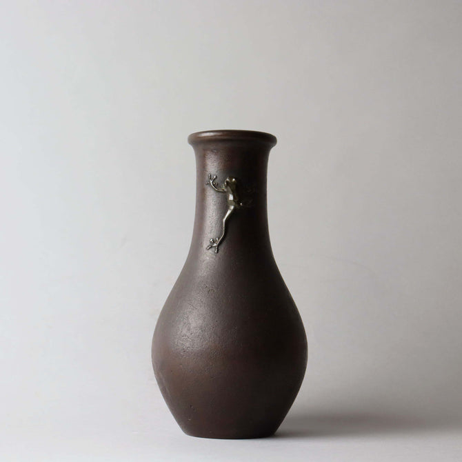 枝蛙花瓶【Vase with a frog】 [k0446]