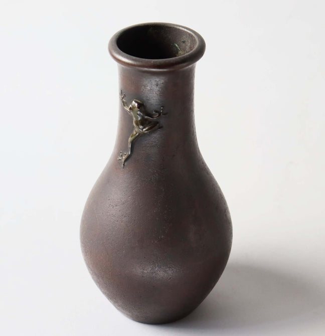 枝蛙花瓶【Vase with a frog】 [k0446]